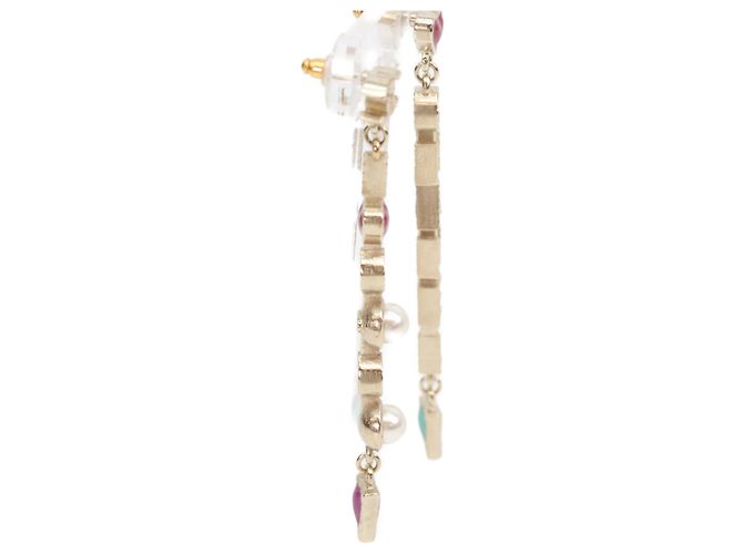 Orecchini A18V Logo x Pearl Stud di Chanel D'oro - vista 4
