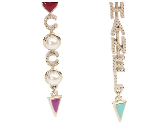 Orecchini A18V Logo x Pearl Stud di Chanel D'oro - vista 7