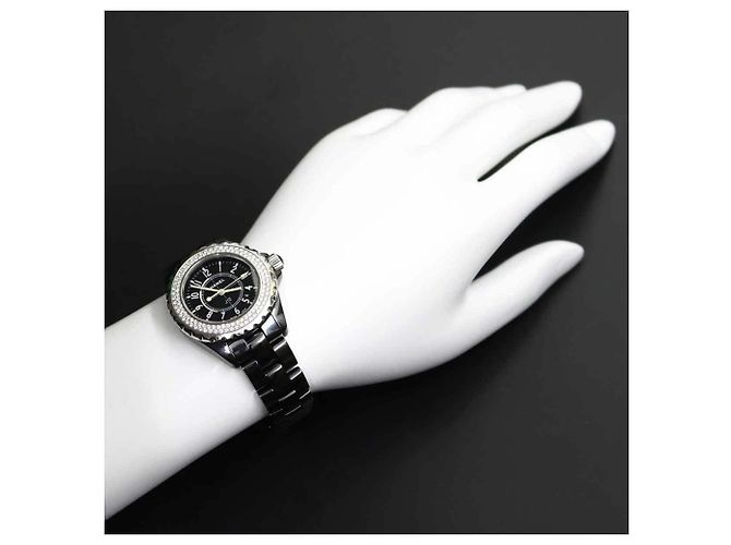 Orologio Chanel J12 da donna con lunetta in diamanti - vista 3
