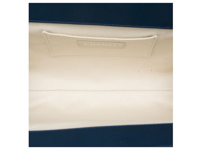 Clutch Chanel Blue CC Quilted Patent Timeless Blu navy - vista 4