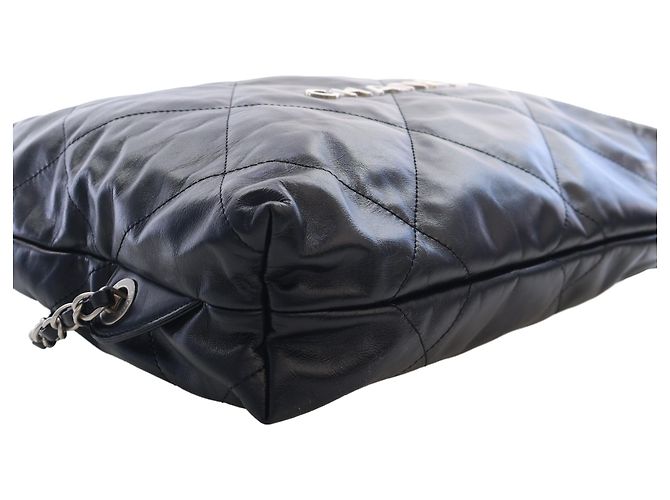 Chanel 22 Rucksack aus glänzendem gestepptem Kalbsleder Schwarz Large - Ansicht 10