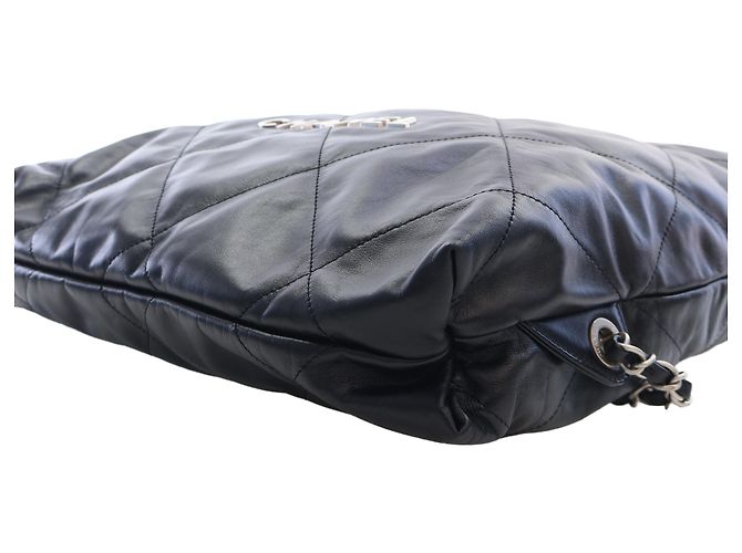 Chanel 22 Rucksack aus glänzendem gestepptem Kalbsleder Schwarz Large - Ansicht 11