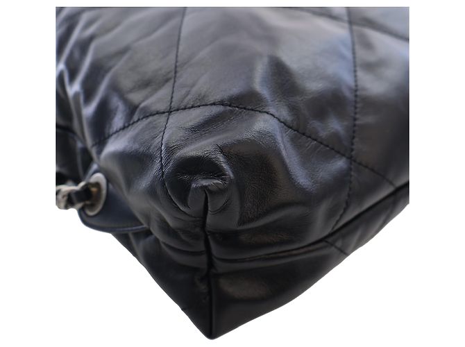 Chanel 22 Rucksack aus glänzendem gestepptem Kalbsleder Schwarz Large - Ansicht 14
