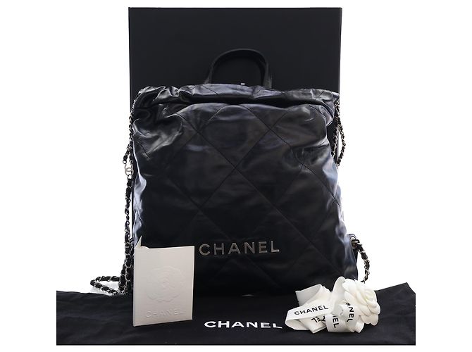 Chanel 22 Rucksack aus glänzendem gestepptem Kalbsleder Schwarz Large - Ansicht 15