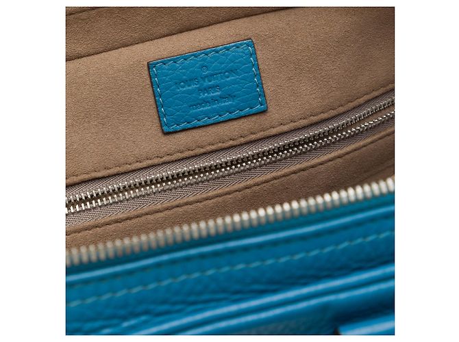 Louis Vuitton Porte Documents Voyage in pelle di vitello martellata blu - vista 5