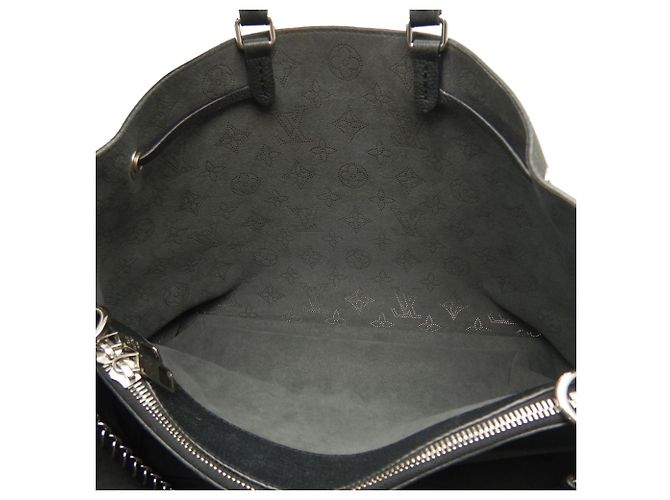 Tote Bella Monogram Mahina nero Louis Vuitton - vista 5