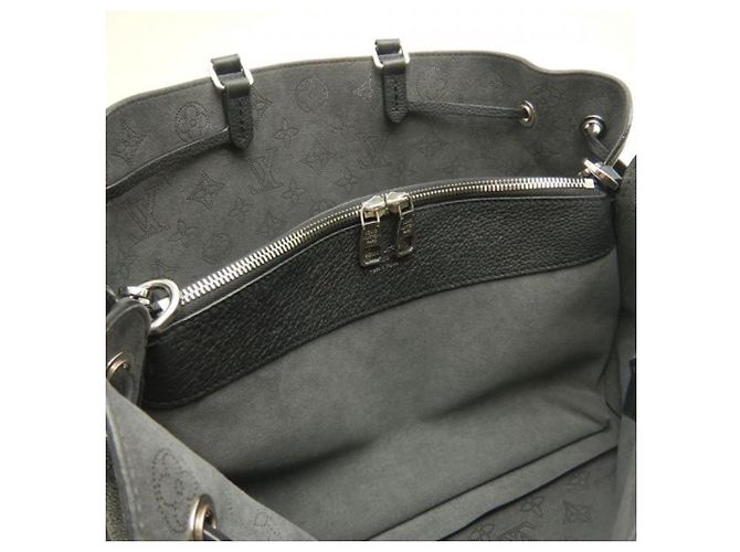 Tote Bella Monogram Mahina nero Louis Vuitton - vista 7