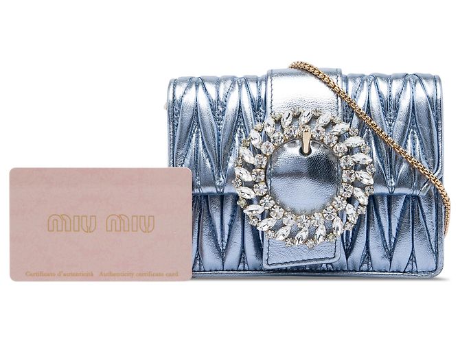Miu Miu Borsa a tracolla mini matelassé blu in nappa metallizzata con decorazioni in cristalli - vista 6