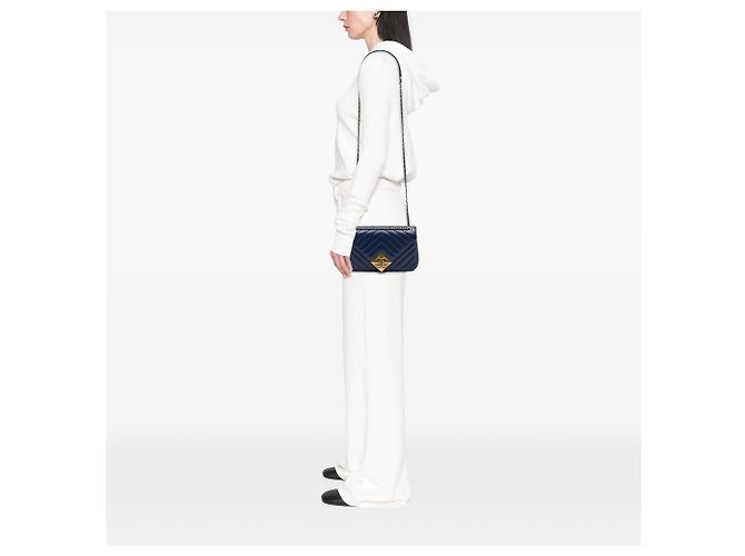 Chanel Blue Chevron Lambskin Pyramid CC Flap Blu scuro - vista 6