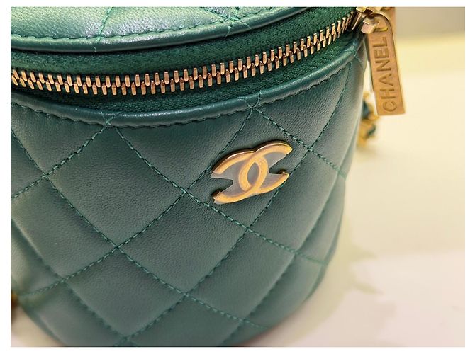 Chanel Vanity Case Klein in Grünem Lammleder - Ansicht 4