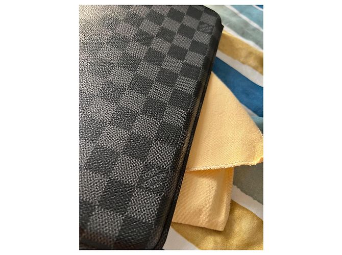 Louis Vuitton Funda iPad Damier Graphite Negro Gris antracita - vista 7