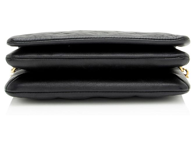 Pochette Coussin in agnello goffrato Monogram Louis Vuitton Nero - vista 4