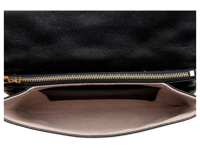 Pochette Coussin in agnello goffrato Monogram Louis Vuitton Nero - vista 6
