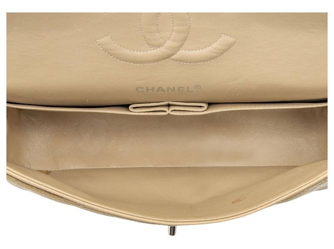 Gabrielle Borsa Chanel Classic Double Flap Medium in pelle Caviar Marrone Beige - vista 7