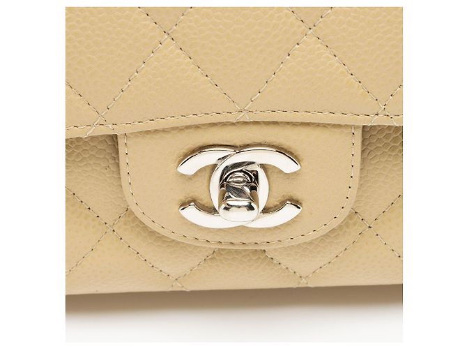 Gabrielle Borsa Chanel Classic Double Flap Medium in pelle Caviar Marrone Beige - vista 9