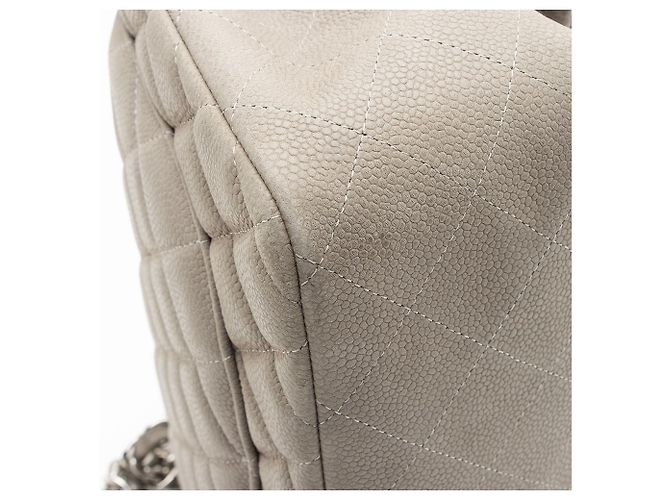 Gabrielle Borsa Chanel Classic Jumbo Double Flap in pelle caviar opaca Grigio - vista 10
