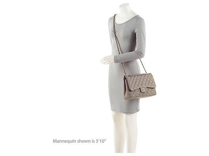 Gabrielle Borsa Chanel Classic Jumbo Double Flap in pelle caviar opaca Grigio - vista 5