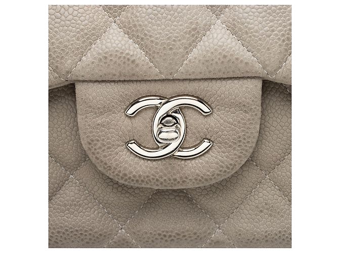 Gabrielle Borsa Chanel Classic Jumbo Double Flap in pelle caviar opaca Grigio - vista 9