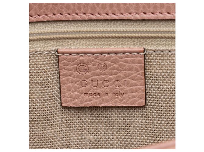 Borsa a tracolla Gucci in pelle di vitello granulata Interlocking G Medium Rosa - vista 8