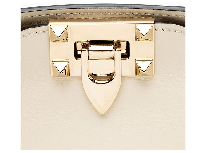 Valentino Garavani Sacote pequeno Valentino Rockstud de couro de bezerro com alça dupla Branco - vista 9