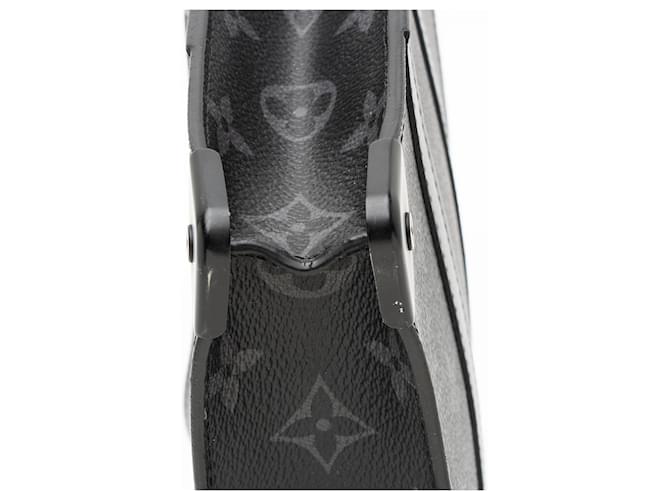 Louis Vuitton Monogram Eclipse Soft Trunk Pochette Nero - vista 9
