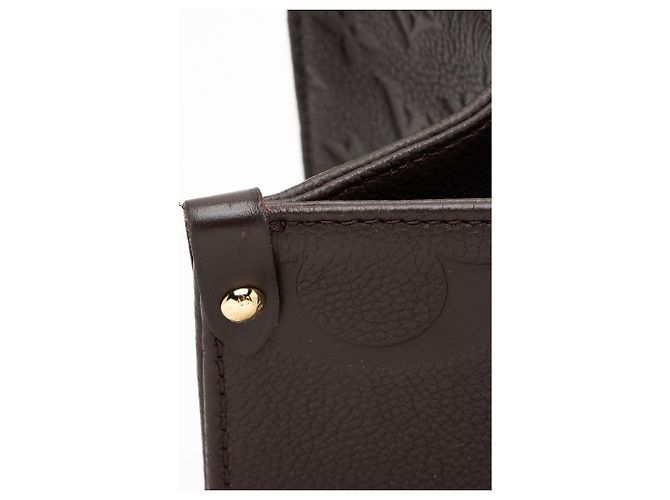 Tote Giant Monogram Empreinte Onthego MM Louis Vuitton Marrone - vista 10