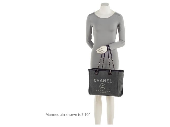 Tote Chanel Denim Deauville Small Negro - vista 5