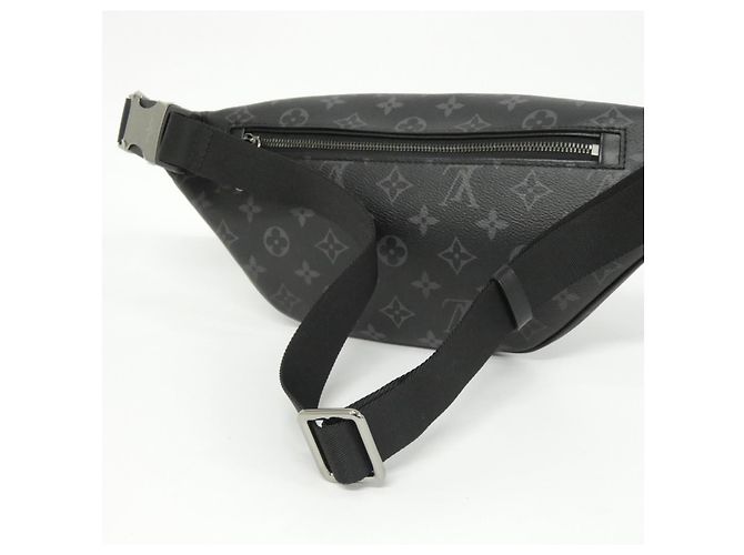 Borsa a tracolla Louis Vuitton Discovery Bumbag Monogram Eclipse Nero - vista 5