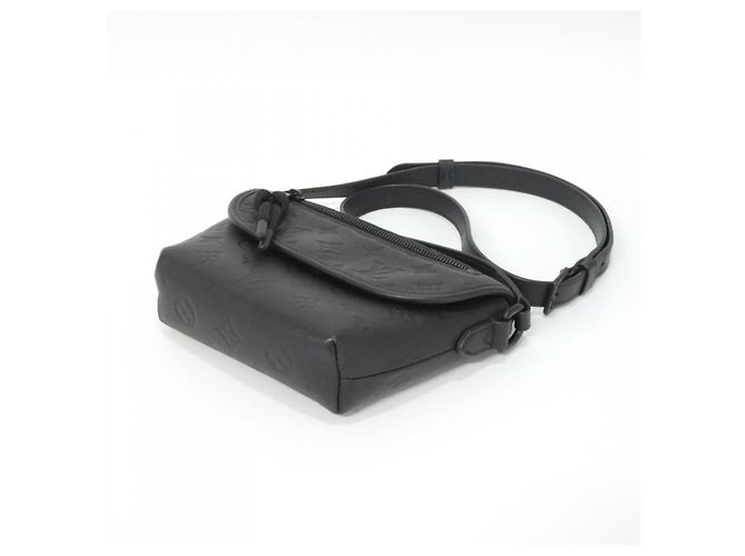 Borsa a tracolla Louis Vuitton Monogram Shadow Pulse Wearable Wallet in pelle di vitello Nero - vista 3