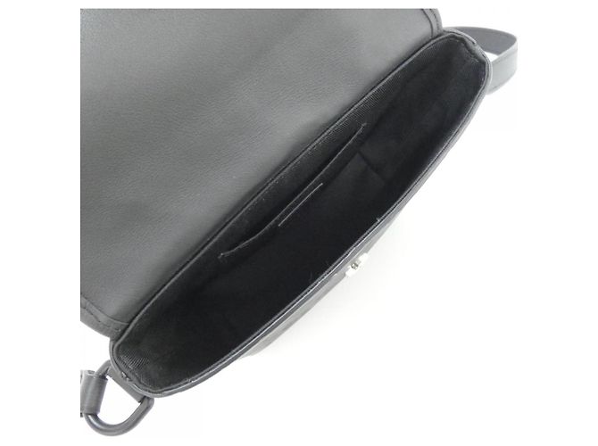 Borsa a tracolla Louis Vuitton Monogram Shadow Pulse Wearable Wallet in pelle di vitello Nero - vista 7