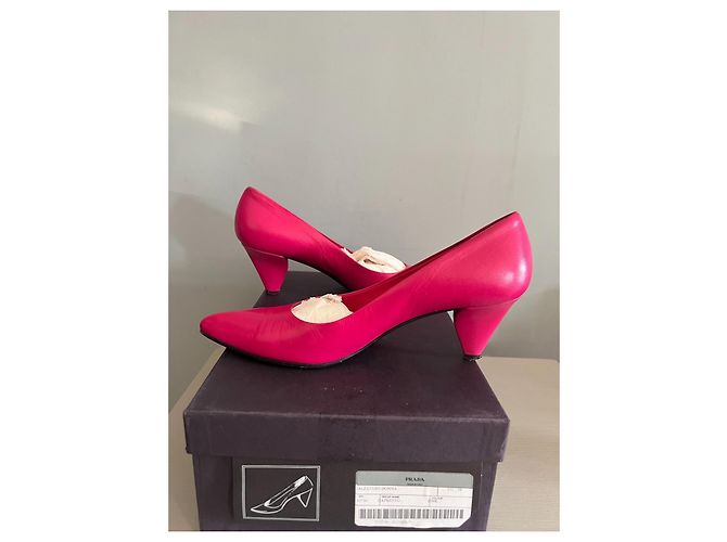 Prada Décolleté in pelle rosa - vista 3