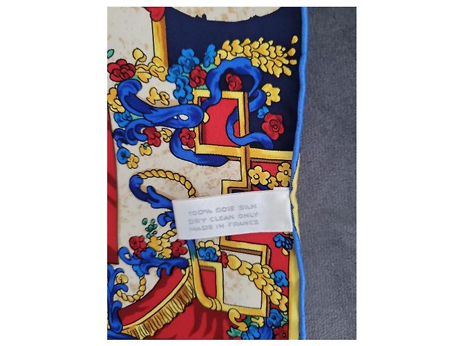 Carré Hermès in seta "Les Fables de La Fontaine" Bianco Rosso Blu Verde Gold hardware - vista 6