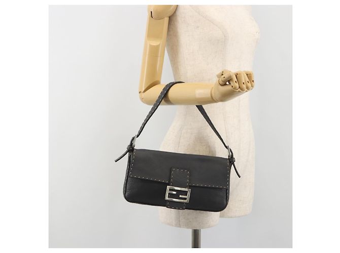 FENDI Celeria Mamma Baguette Schultertasche aus Leder Grau Silber Authentisch yk20674M Braun - Ansicht 25