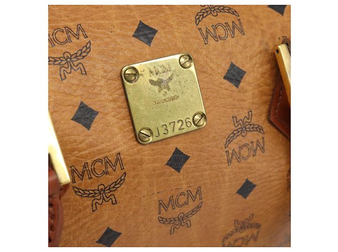 Bolsa Boston MCM Logogram Vicetos em PVC e couro marrom com detalhes dourados Auth 194565 - vista 12