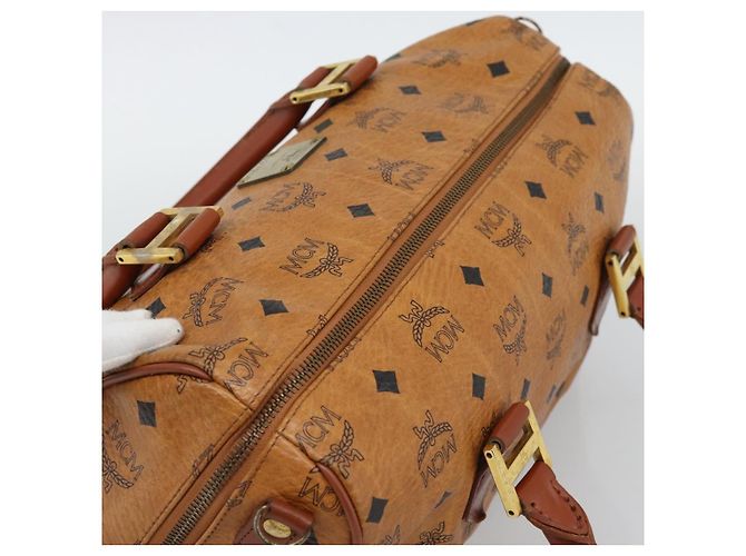 Bolsa Boston MCM Logogram Vicetos em PVC e couro marrom com detalhes dourados Auth 194565 - vista 6
