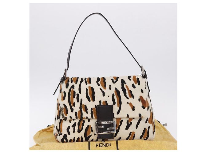 Borsa a tracolla FENDI Leopard Mamma Baguette Harako White Silver Auth yk20700SAM Argento Bianco - vista 12