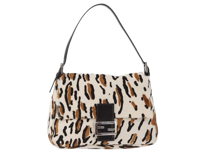 Borsa a tracolla FENDI Leopard Mamma Baguette Harako White Silver Auth yk20700SAM Argento Bianco - vista 13