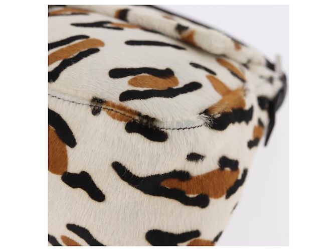 Borsa a tracolla FENDI Leopard Mamma Baguette Harako White Silver Auth yk20700SAM Argento Bianco - vista 14