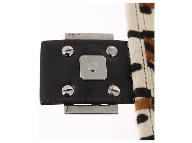 Borsa a tracolla FENDI Leopard Mamma Baguette Harako White Silver Auth yk20700SAM Argento Bianco - vista 19