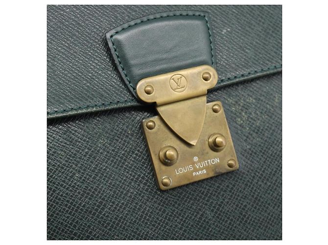 LOUIS VUITTON Pochette Kour Clutch Taiga Epicea M30194 LV Auth ka5336 - vista 17