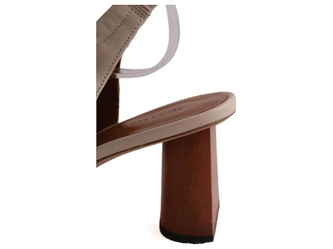 Rejina Pyo Beige Absatzschuhe - Ansicht 5