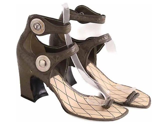 Louis Vuitton Sandali kaki Cachi - vista 3