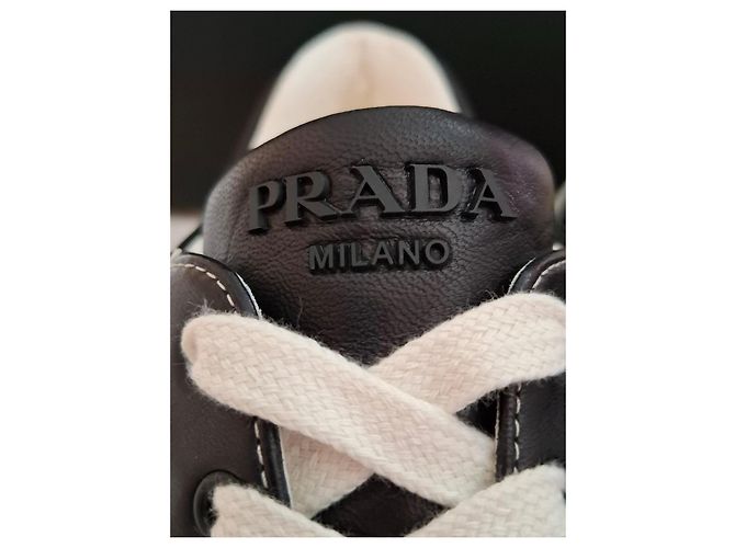 Prada Re-Edition Sneakers in pelle nera Nero - vista 4