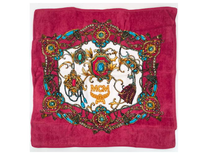 Toalla MCM Algodón Blanco Burdeos Roja Azul Gold hardware - vista 2