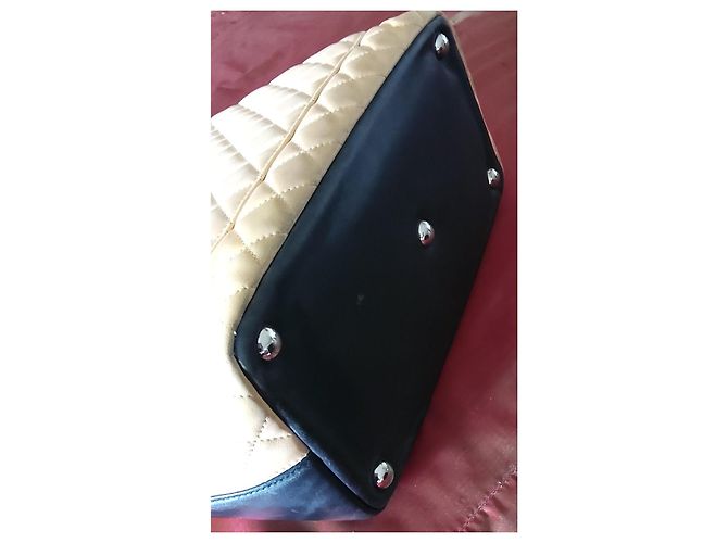 Borsa Shopper Chanel Grand Shopping Cambon Pelle Trapuntata Beige e Nera Nero - vista 3