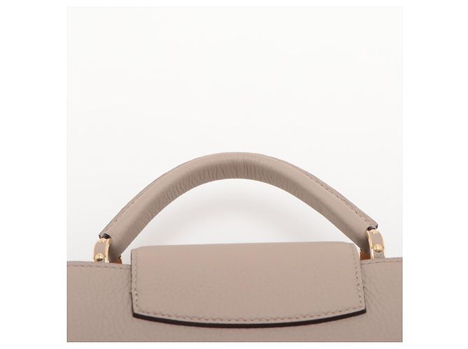Louis Vuitton Borsa Capucines BB Taurillon Leather Beige - vista 10