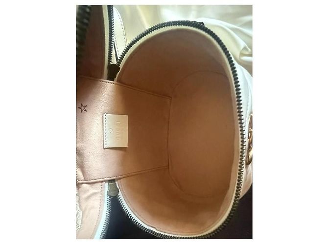 Mochila Gucci Marmont em couro branco acolchoado - vista 6