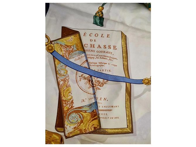 Hermès "Mémoire d'Hermès" Pañuelo de seda 90cm Castaño Blanco Azul Dorado Gold hardware - vista 4