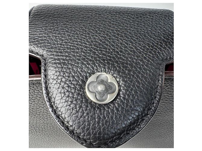 Borsa a tracolla Louis Vuitton Capucines BB Nero - vista 13