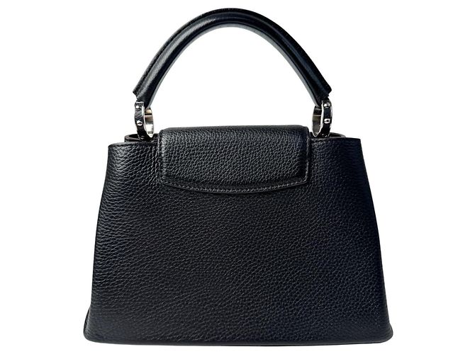 Borsa a tracolla Louis Vuitton Capucines BB Nero - vista 3